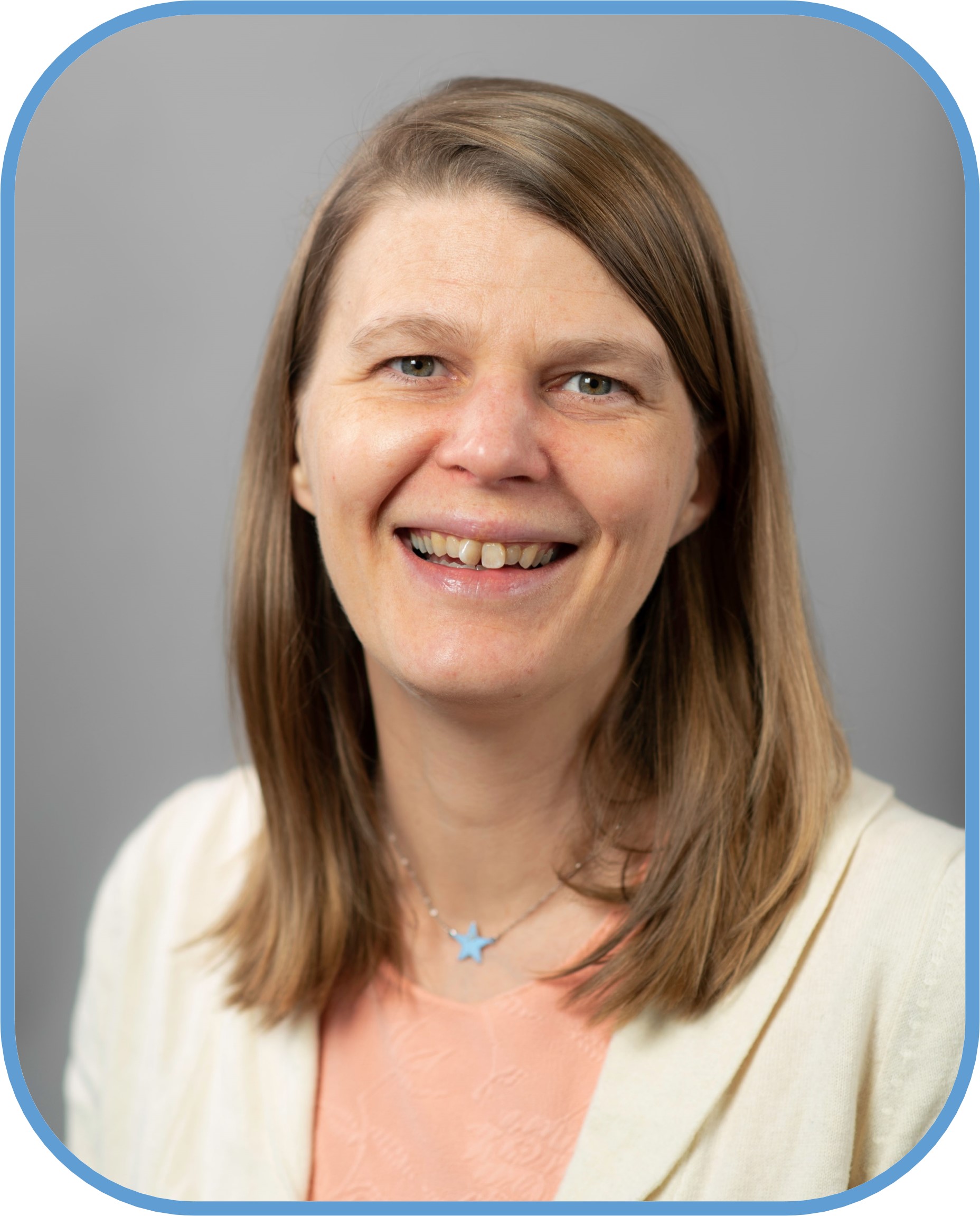 Julia Tabbut headshot